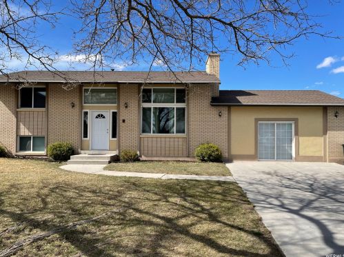 5906 Twilight Cir, Salt Lake City, UT 84118-4622