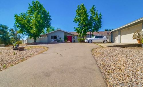 645 Alpine Heights Rd, Alpine, CA 91901-2870
