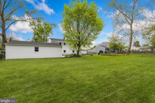 608 Parry Rd, Riverton NJ  08077 exterior
