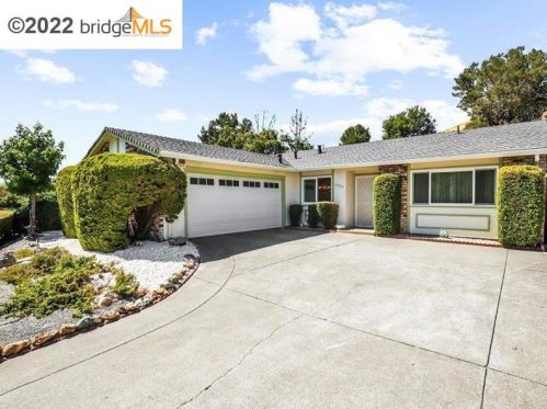 3731 Carol St, Pinole, CA 94564-1118