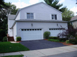 17 Tanglewood Rd, Newton, MA 02459-2849