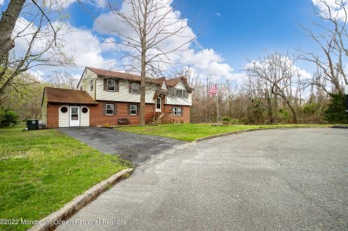 6 Storer Ct, Morganville, NJ 07751-9730