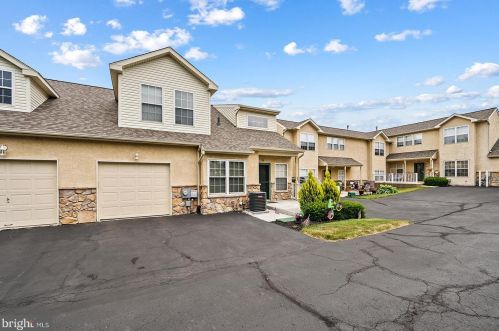 88 Stuart Dr, Norristown, PA 19401-6512