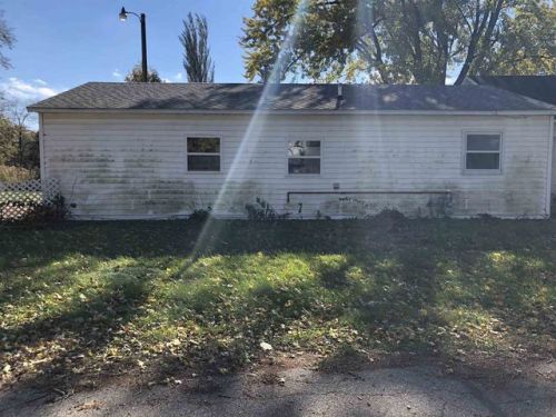 205 Prairie St, Goodland, IN 47948-8170