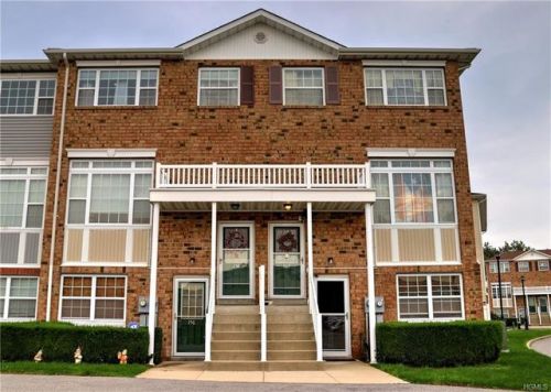 158 Surf Dr, Bronx, NY 10473-2537