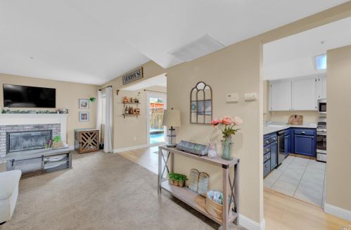 1718 Lindo St, Benicia CA  94510-2338 exterior