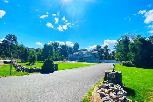 185 Spook Rock Rd, Airmont NY  10901-3616 exterior