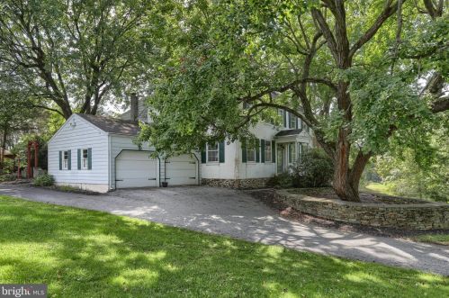 6411 Devonshire Hts Rd, Harrisburg PA 17111-4818 exterior