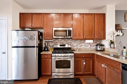 15739 John Diskin Cir, Woodbridge VA  22191-6551 exterior