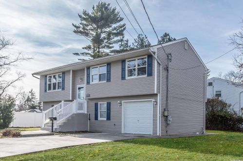 136 Bishop Rd, Babylon NY  11704-5246 exterior