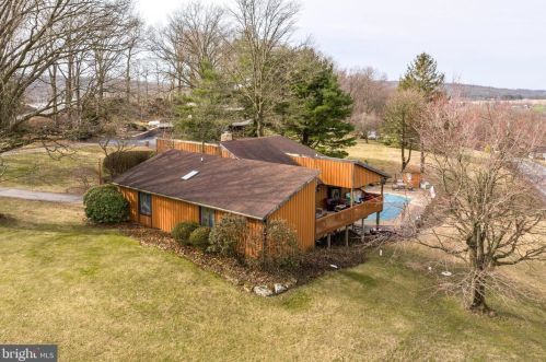 150 Ridge Rd, Swartzville, PA 17569-9501