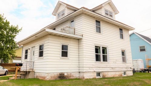 1902 State St, La Crosse, WI 54601-3740