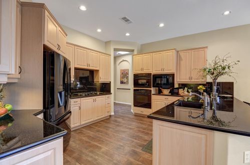 19 Orleans Rd, Rancho Mirage CA  92270-2714 exterior