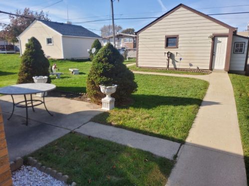 4434 Midland Dr, Milwaukee, WI 53219-4838