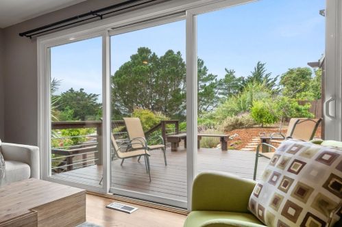 1128 Manzanita Dr, Pacifica CA  94044-4347 exterior