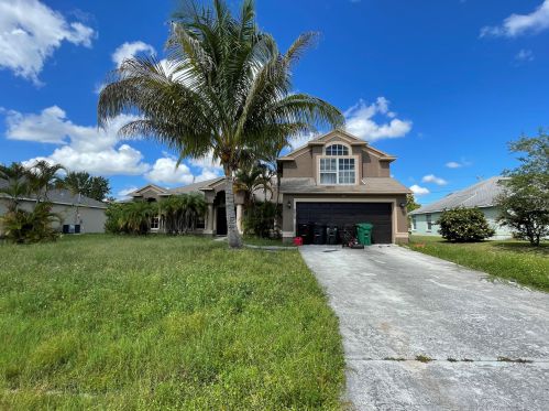 6859 Dragon St, Fort Pierce, FL 34983-1445