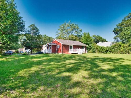 39 Cala Ave, Tiverton RI  02878-3214 exterior