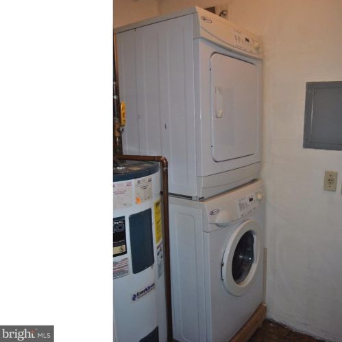 3231 Sayre Dr, Princeton NJ  08540-5870 exterior