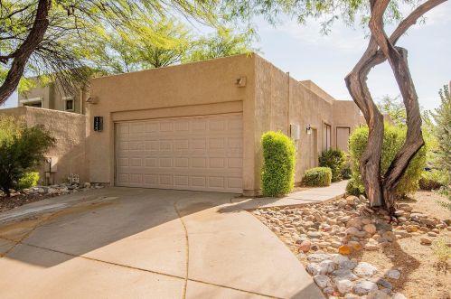 124 Champagne Pl, Tucson, AZ 85745-9588