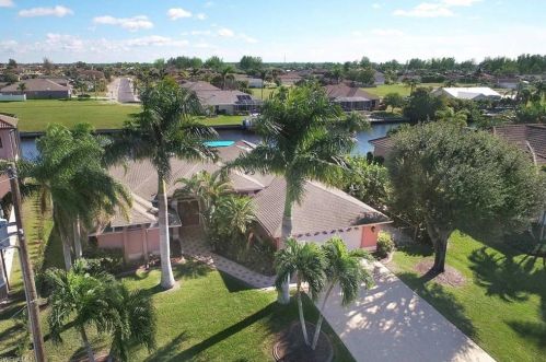105 39th Pl, Cape Coral, FL 33991-7617