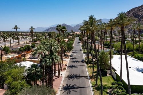 46500 Cameo Palms Dr, La Quinta CA  92253-2016 exterior
