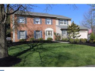 221 Holly Dr, Chalfont, PA 18914-2034