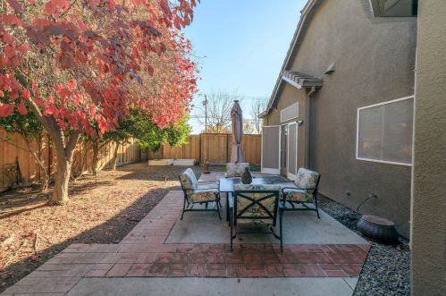 1955 Tuolumne Rd, Turlock CA  95382-8912 exterior