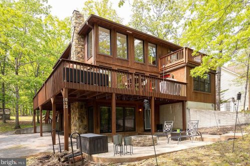 512 Northwood Cir, Cross Junction, VA 22625-2532