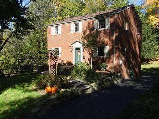 104 James Pl, Pittsburgh, PA 15228-1022