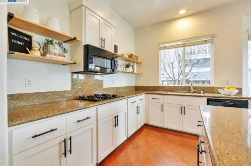 23 Byron Ct, Concord CA 94523-4138 exterior