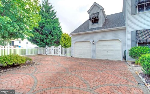 121 Weathervane Dr, Mount Royal, NJ 08061-1053