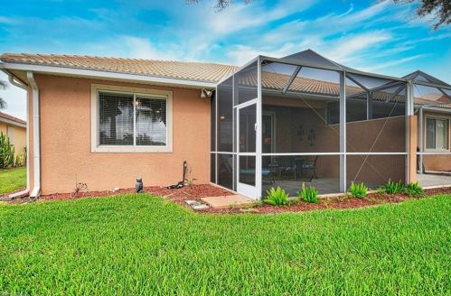 14346 Manchester Dr, Naples FL  34114-8626 exterior