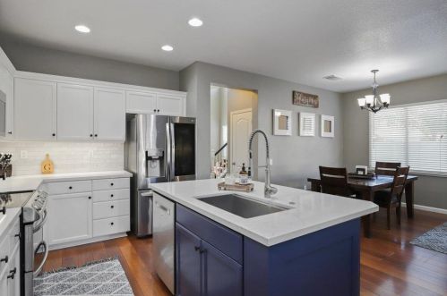 2303 Bungalow Ct, Riverbank, CA 95367-9516