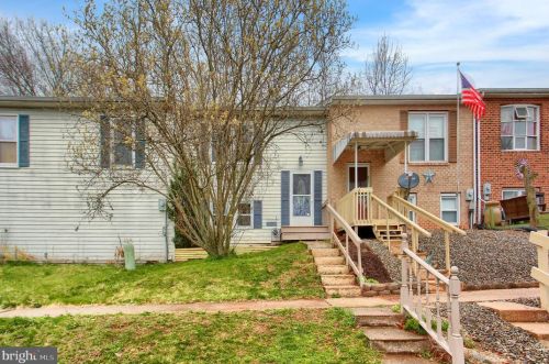 261 Juniper Dr, Etters, PA 17319-9405