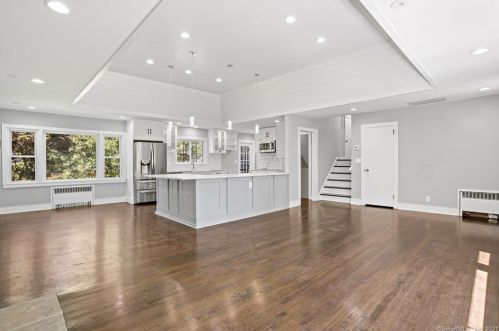 7 Bridle Path Rd, Stamford, CT 06902-8305
