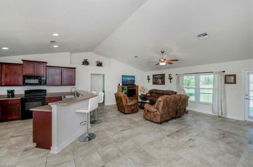 2043 16th Ter, Cape Coral, FL 33993-5840