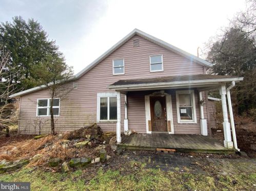 695 Hahns Dairy Rd, Palmerton, PA 18071-5417