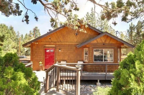 202 Muroc Dr, Big Bear City, CA 92314-9723