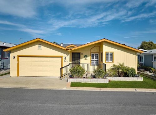 627 Via Santa Paulo, Vista, CA 92081-6369