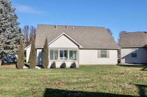 452 Woodside Pl, Bellefontaine OH  43311-1597 exterior