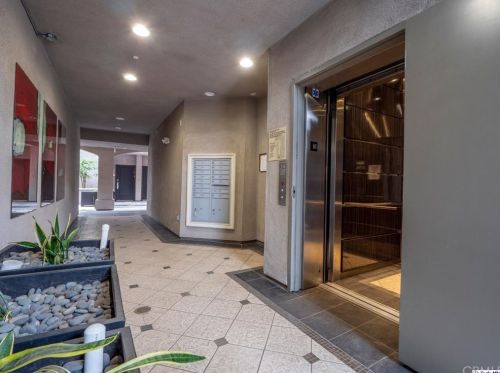 4424 Whitsett Ave, North Hollywood, CA 91604-1374
