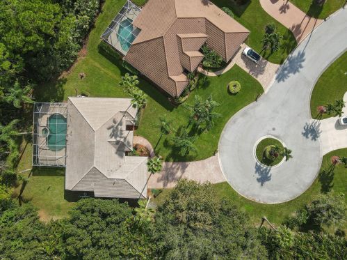 1698 Mockingbird Dr, Fort Pierce FL  34986-2045 exterior