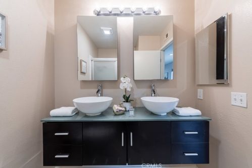 23128 Calvello Dr, Santa Clarita CA  91354-1360 exterior