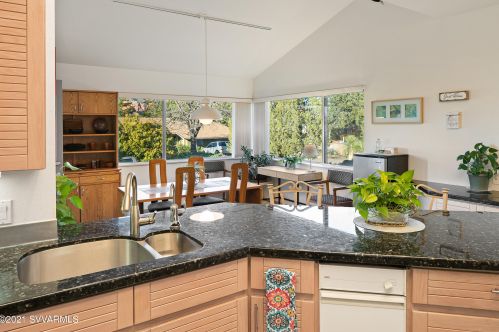 325 Panorama Blvd, Sedona AZ 86336-5537 exterior