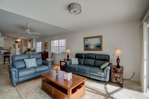 10652 Hartwick Dr, Fort Pierce FL  34987-1923 exterior
