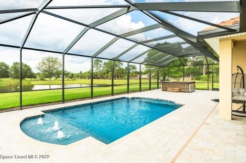 6210 61st St, Vero Beach, FL 32967-5216