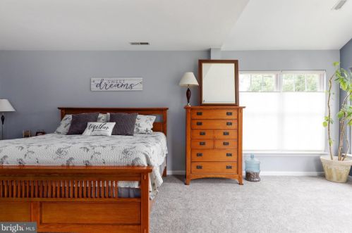 6465 Ashby Grove Loop, Haymarket VA  20169-3211 exterior