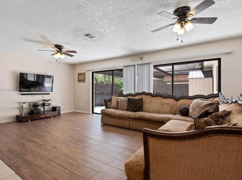 148 Weybridge Cir, West Palm Beach, FL 33411-1501