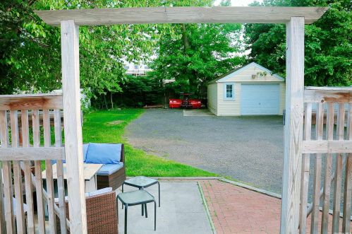 24 Park Ave, Babylon NY  11702-1706 exterior