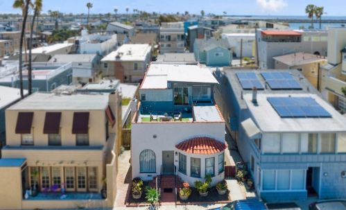 22 65th Pl, Long Beach, CA 90803-5626